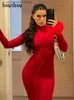 Urban Sexy sukienki Hawthaw Women Fur Fur Patchwork Bodycon BodyCon Streetwear Red Long Sukienka 2022 Autumn Ubrania Hurtowe przedmioty do biznesu T231023