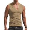 Herren Polos 2023Europäische Größe Einfarbige V-Kragen-Weste Lässiges, atmungsaktives, ärmelloses T-Shirt auf Lager