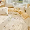 Set di biancheria da letto Set di biancheria da letto in quattro pezzi in puro cotone di alta qualità, coperte estive invernali per lenzuola queen size, copripiumino, federa 231023
