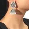 Dingle örhängen vintage vattendropp design inlagd pärla strass för kvinnor etnisk boho snidad liten klocka jhumka smycken