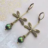 Dangle Oorbellen Vintage Bronskleur Carving Dragonfly Fashion Metal Gold Ingelegde Groene Imitatie Parel Drop Sieraden