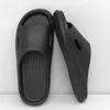 Gummi tofflor sandaler benvita bruna svarta män kvinnor sommarstrand platt tofflor