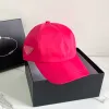 Kadınlar Naylon Şapka Erkek Beyzbol Kapağı Lüks Tasarımcılar Takılmış Kapaklar Spor Şapkaları Yan Üçgen Casquette Classic P Cap Kova Hediyesi G2310243-5M