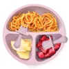 Tazze Piatti Utensili Set posate per bambini Divisori per bambini Piatto piano Isolato Silicone alimentare Morbido Forchetta corta Cucchiaio Baby Training BoyGirl Regalo 231024