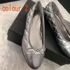 Designer Paris Sapatos Ballet preto Flats femininos Brands acolchoados Couro genuíno deslize na bailarina redonda de dedos femininos