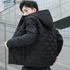 Piumino da uomo Parka 2023 Giacca da uomo coreana in cotone Giacca autunnale e invernale Bella nuova giacca in piumino di cotone ispessito Giacca in cotone con cappuccio Q231024