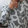 Kvinnors tvåbitar byxor Gigogou Leopard Knit Kvinnor Cardigan tröjor Tracksuits Fashion Shaking Wide Ben Suits Single Breast Woman Cardigans