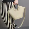 2023 Autumn/Winter äkta läder tote: Cowhide, stor kapacitet, minimalistisk, magnetisk hinkdesign, handhållen chic svart B-Style-V Khaki