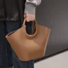 2023 Autumn/Winter äkta läder tote: Cowhide, stor kapacitet, minimalistisk, magnetisk hinkdesign, handhållen chic svart B-Style-V Khaki