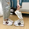 Buty Kobiety Sneakers Spring Autumn Marka luksusowe buty vulcanize buty swobodne obuwie zapatillas Mujer Light Flat oddychał 231023