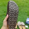 Birkens Stock Bikck Boken Shoes 여자의 진정한 가죽 평평한 단독 단독 낚시 낚시 Boken Casual Shoes Baotou Slippers 대형 크기 41-46 2029 New Top