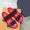 5-- Sandalen Gewatteerde SummerShoes Platform Flats Lage hak Sleehak Diamantgesp Sandaal Slip-on enkelbandje Strandschoen