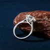 Bröllopsringar Iogou PT950 Platinum 2/3CT 4CT Solitaire D Color Moissanite Ring Diamond Wedding Promise Rings for Women Engagement Jewelry Gift Q231024