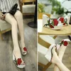 Talltor Rose Flower Platform Wedges Ladies Transparenta Slip-ons paljetter Slides Summer Woman Shoes Creepers Plus Size Flip Flops