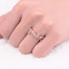 Clusterringen Hoge kwaliteit authentieke 925 sterling zilveren bloemsteen met pave gesimuleerde diamanten trouwring Europese vrouwen cadeaustijl