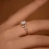 Pierścionki ślubne 1 Karat Moissanite Diamond Pierścienie liściowe opaska Weddna dla kobiet 925 SREBRINL SREBRE SREBROWA 18K BIAŁY ZŁOTA Obietnica zaręczynowa Pierścionek zaręczynowy Q231024