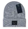 Neue Beanie Skull Caps Luxusmarke Frankreich Hut V Beanie Strickmütze Designer Cap Männer Frauen Ausgestattet Hüte Unisex Kaschmir Buchstaben Casual Skull Caps Outdoor A16