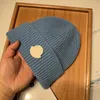 Designer Beanie Winter Monclr Mens Cap italiensk trendig varm hatt 15 färger Klassiska herrmode stretch ullhattar för män trevligt