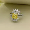 Pierścienie klastra 1 Princess Square Yellow Diamond 5a Cyrron Flower Cut S925 Srebrny srebrny obrączka weselna Jewne biżuteria hurtowa