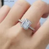 Bröllopsringar Följ Cloud 1.25CT Emerald Cut Moissanite Diamond Engagement Rings for Women Wedding Promise Band Platinum Plated 925 Silver Q231024