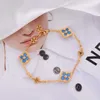 Bracelet de créateur Buccellati Bracelet de luxe Bijoux de mode avancée Four Leaf Grass Trois fleurs 18 K Gold Agate Pearl Fritillaria Bracelet pour les femmes 7643