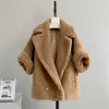 Manteau d'hiver en fausse fourrure pour femme, manteau d'ours en peluche pour femme, manteau en laine d'alpaga, ample, épais et chaud, en vraie fourrure, vêtements d'extérieur Max camel Teddy Cape Camel Fur Coat TD5846 231024