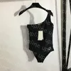 Sexy Biquinis met één schouder, ontwerper, letterprint, bikini, zomer, buiten, strand, zwemmen, badmode, feestbadpak