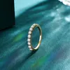 Cluster-Ringe Charmanter VVS1 runder 2,5 mm Moissanit-Ring aus massivem 18 Karat 14 Karat Gelbgold für Frauen, Wassertropfen, Verlobung, Hochzeit, Party