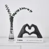 Decoratieve Objecten Scandinavisch Creatief Hart Gebaar Sculptuur Hars Abstract Hand Liefde Standbeeld Beeldje Thuis Woonkamer Desktop Decoratie Accessoires 231024