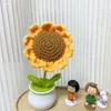 Decoratieve bloemen Handgebreide Zonnebloem Tuilp Bloem Gehaakte Roos Potplanten Zelfgemaakte Afgewerkte Auto Thuis Desktop Decor Boeket Geschenken