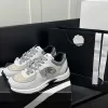 2023New Vintage Wildleder Freizeitschuhe Kalbsleder Reflektierende Sneaker Designer Herren Damen Sneakers Channel Damen City GSFS Größe 35-413