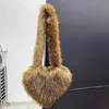 Ny Crossbody Love Bag Imitation Raccoon Dog Fur Grass Plush Large Capacity Shell Bag Personlighet 231024