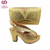 Chaussures habillées Style sexy Nigérian Femmes Chaussures et sac assortis en couleur dorée Sandale Slingback de haute qualité pour la fête de mariage 231024