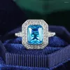 Fedi nuziali Huitan Splendido cielo blu quadrato CZ per le donne Accessori da sposa lucidi per feste Elegante anello da donna Gioielli di alta qualità