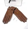 Herrkvinnor Fem fingrar handskar designer märke bokstavstryck förtjockar hålla varm handske vinter utomhus sport bomull faux läder tillbehör