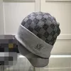 Designer Skull Caps Mode Pointillé Tricoté Bonnet Bonne Texture Cool Chapeau D'hiver pour Homme Femme De Haute Qualité