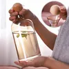 Tumblers Nordic Style Glass Carafe Water Pitcher With Wood Lid Cold Drinks Tea kanna Waterkoker Hushållen Drinkware Clear Bottle WF 231023