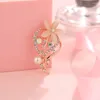 Broches 2023 bijoux de mode opale cristal strass Imitation perle fleur broche charme collier écharpe dames accessoires broche