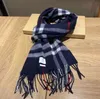 Klassisk rutig lyxdesigner Scarf 100% Cashmere Tassel Designers Scarvs Scarfs Shawl Sciarpa för vinterkvinnor och män