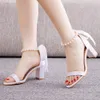 Zapatos de boda de perlas blancas para mujer, sandalias femeninas de tacón grueso a la moda, zapatos de novia delicados con punta abierta, zapatos de tacón alto para mujer CL2811