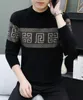 MT2636 MĘŻCZYZN SWEATER Miękki i gładki pullover Slim Fit Long Rleeve Autumn Mens Sweater