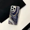 iPhone 15の大理石のエポキシ電話ケース