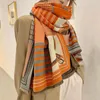 スカーフデザイナーソフト女性カシミアフルレタープリント豪華なスカーフデザイナーウール冬のスカーフ100％カシミアデザイナースカーフ女性バレンタインギフトボックス