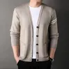 Desinger Fashion Cardigans tricotés pour hommes coupe ajustée tricot rayé style simple chaud bleu pulls hommes décontracté à la mode pluz taille veste