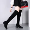 Buty zamszowe nad kolanami wysokie kobiety ciepłe płaskie grube długie wygodne jesienne zima 2024 Designer Black Etrapt udo 231023