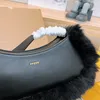 Donna F Designer Hobo Borse di lusso per ragazze Borsa a tracolla fuzzy Marca Fluffy Winter Pacchetto ascellare Borse moda Borsa di lana 4 colori