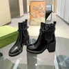 Oryginalne skórzane buty designerskie kobieta nad kolanem Krótkie zimowe buty Martin Designer Women Black Fashion Platform Buty Rozmiar 35-40