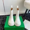 Botas de tobillo planas con punta redonda de charol de alta calidad Confort Nuevos botines de moda Mujer de tacón bajo Martin Combat Botas de diseñador de lujo para niña blanca Con caja