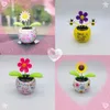 Dekorativa föremål Figurer Swinging Solar Powered Dancing Flower Car Dashboard Toy Ornament Interior Decoration Sun Kids Gifts 231023