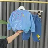 衣類セットメンズTシャツ秋の男の子セットキリンプリントジーンズジーンズカジュアル2ピース冬の赤ちゃんの服の子供の服231024